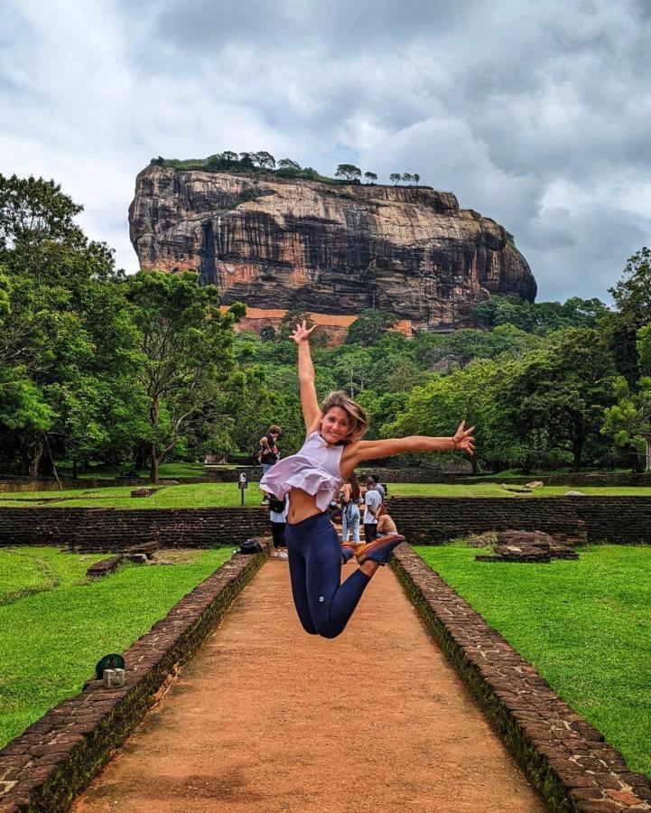 Hungry Lion Sigiriya Hotel Exterior foto